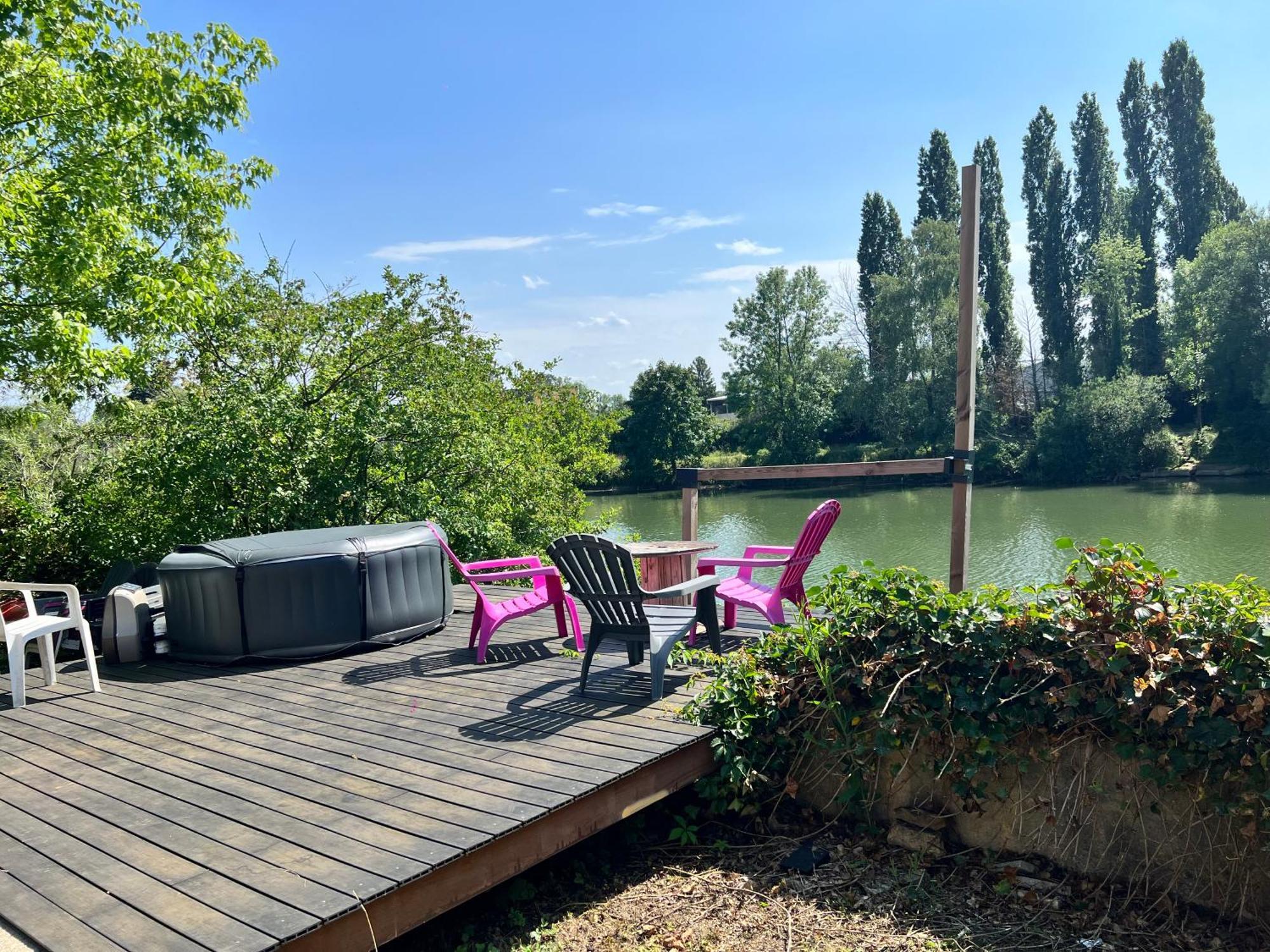Loveroom En Bords De Meuse Floing ภายนอก รูปภาพ